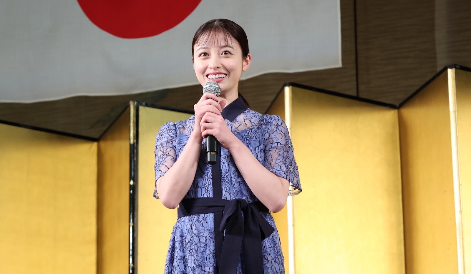 港区で開催された『二十歳（はたち）の集い』にサプライズで登壇した橋本環奈