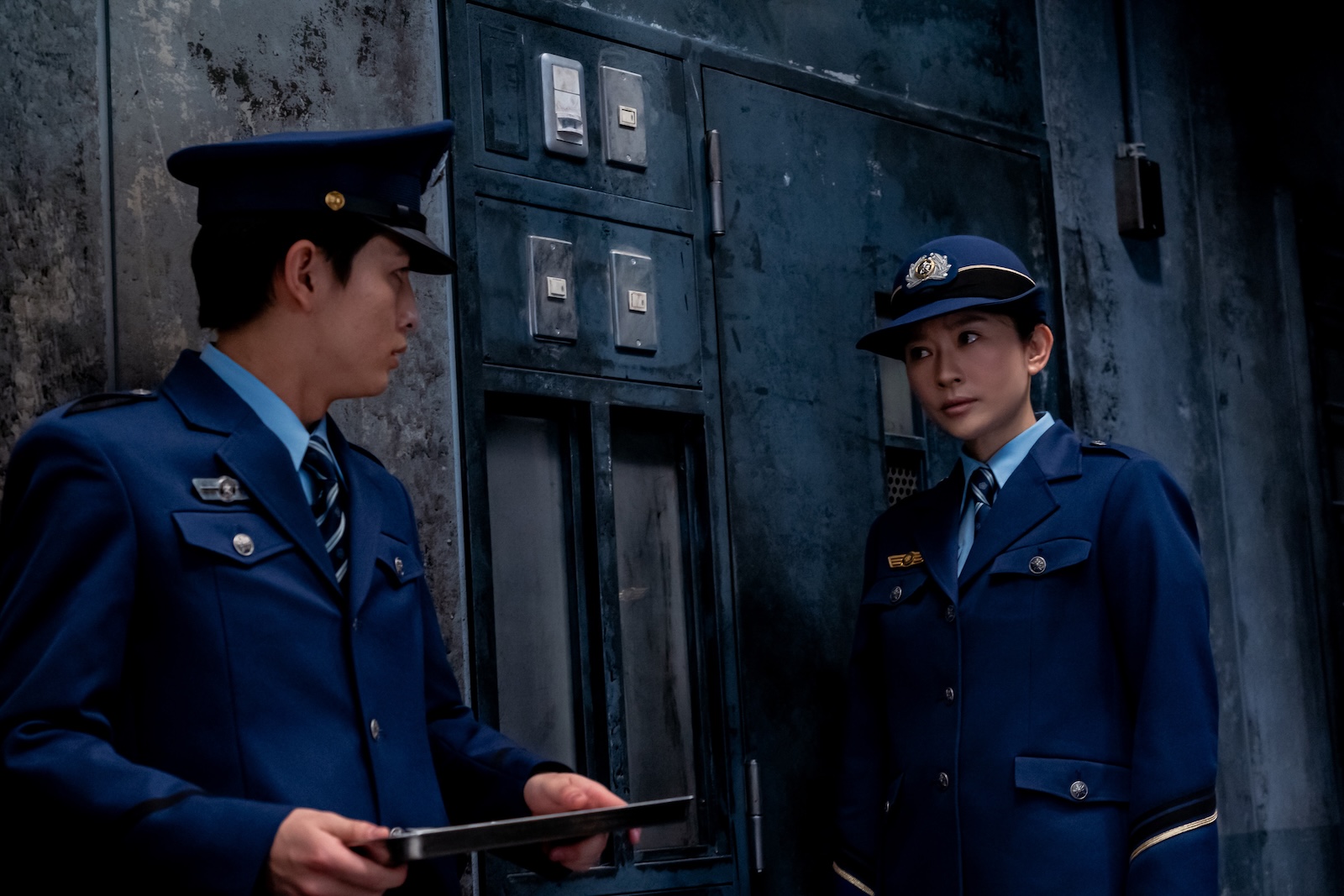 『パンチドランク・ウーマン－脱獄まであと××日－』第2話に出演する篠原涼子、柏木悠