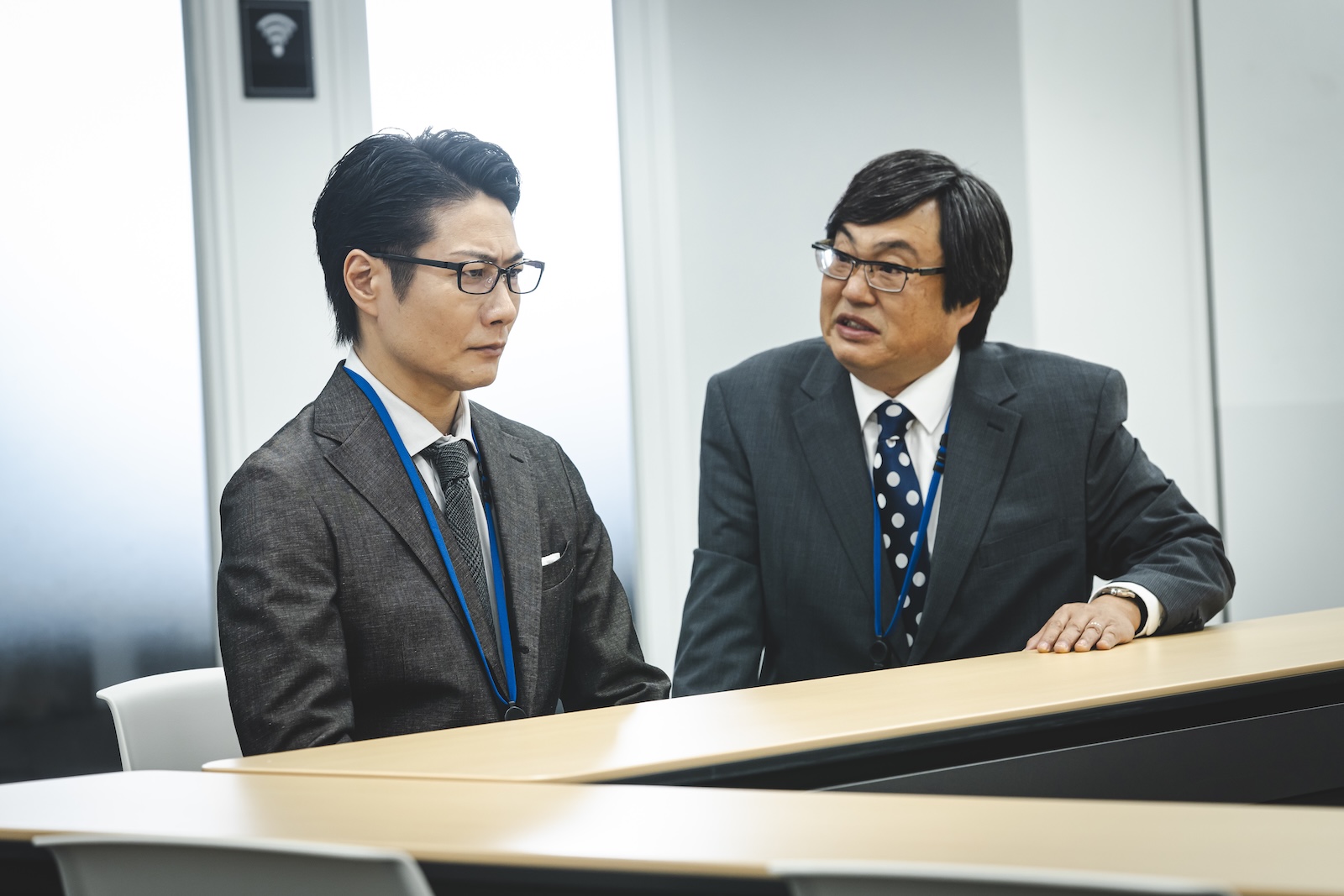 ドラマ『こちら予備自衛英雄補?!』に出演する戸次重幸、六角精児