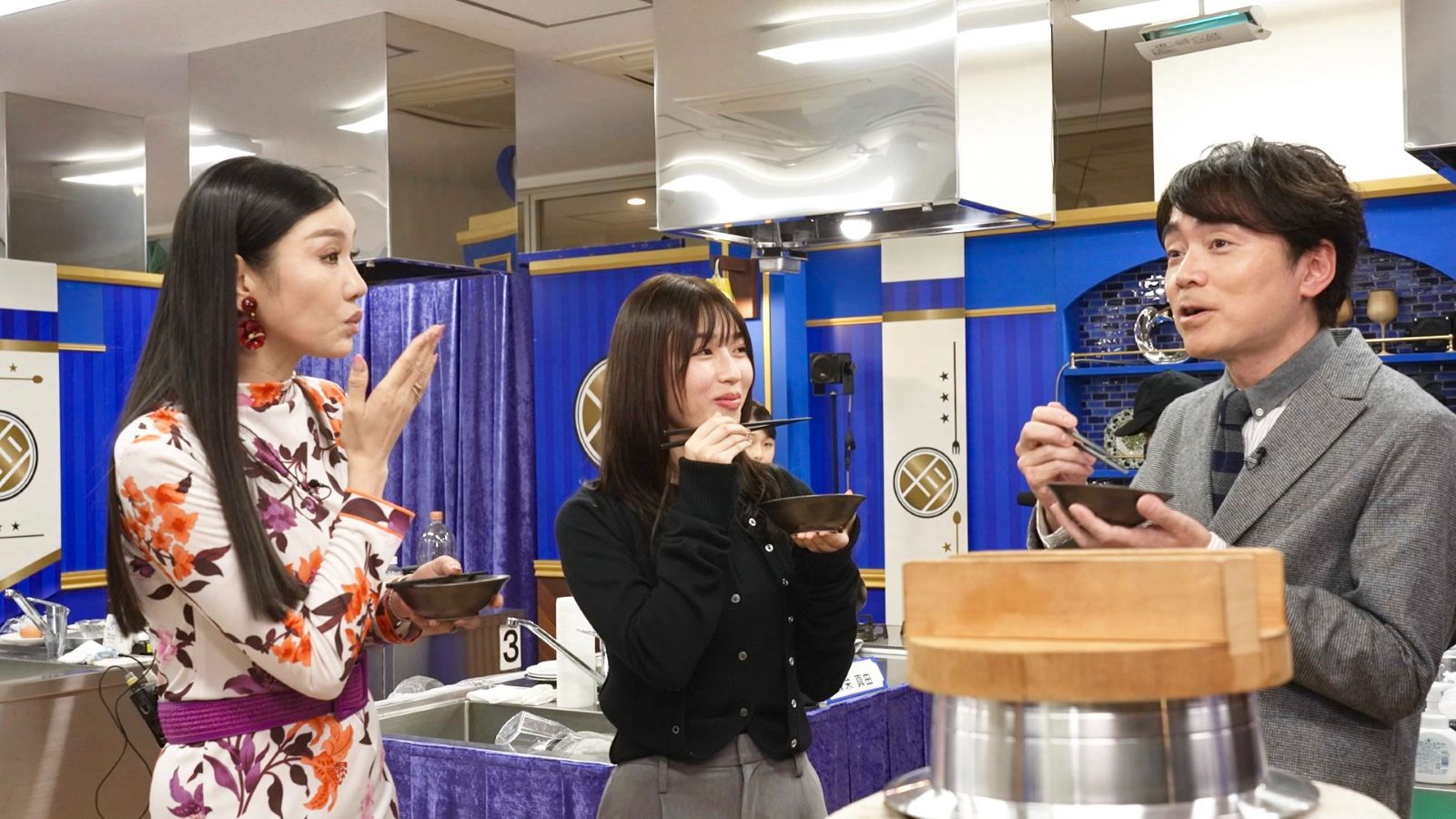 高瀬耕造アナウンサー、アンミカ、白石聖の写真