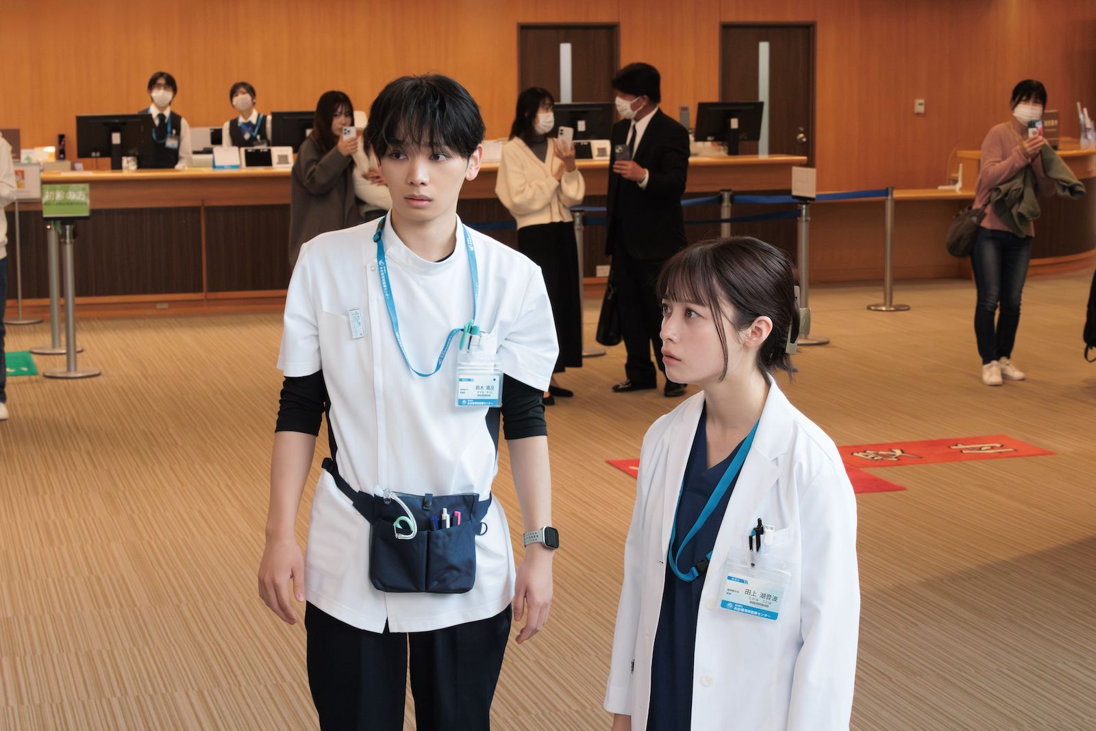 橋本環奈らの写真