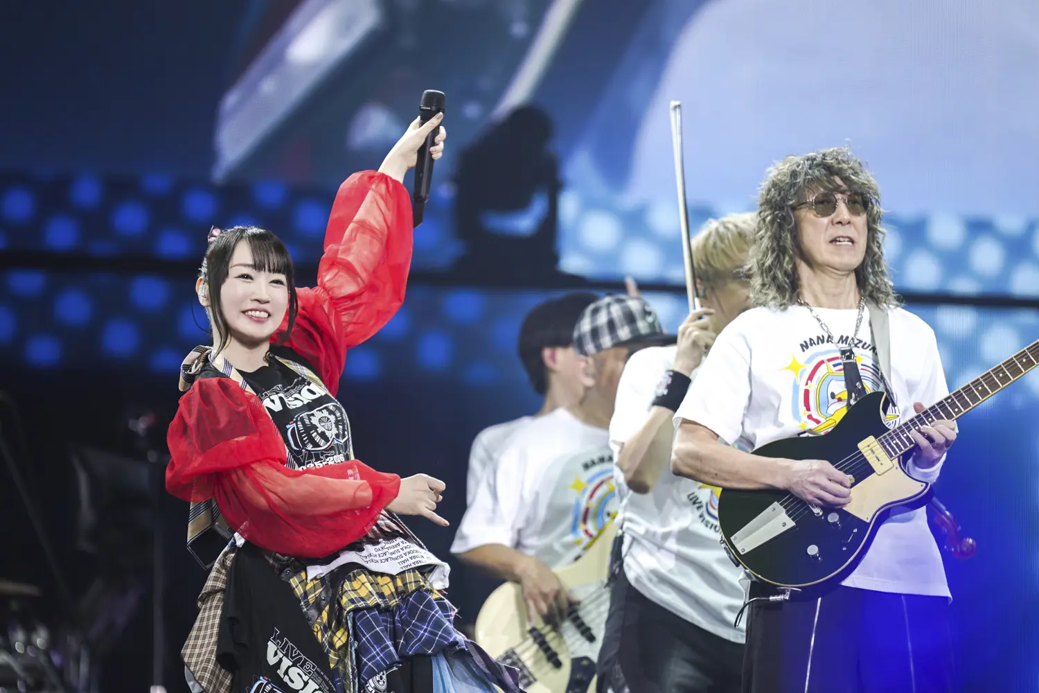 水樹奈々、脳梗塞からリハビリ経て戻ってきたバンドメンバーとの久々