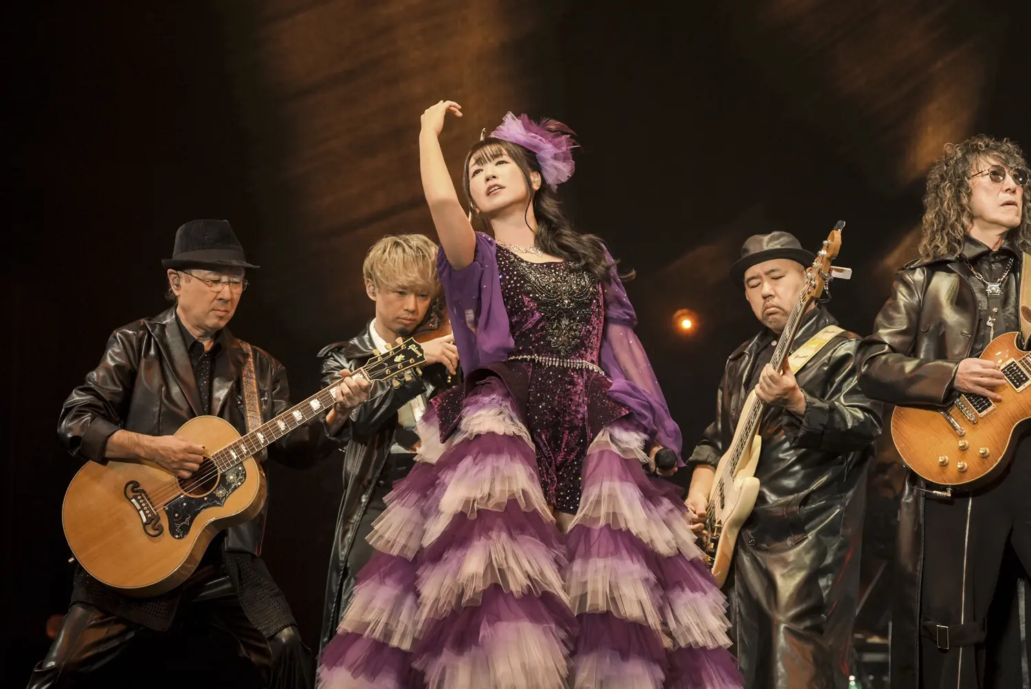 水樹奈々、脳梗塞からリハビリ経て戻ってきたバンドメンバーとの久々