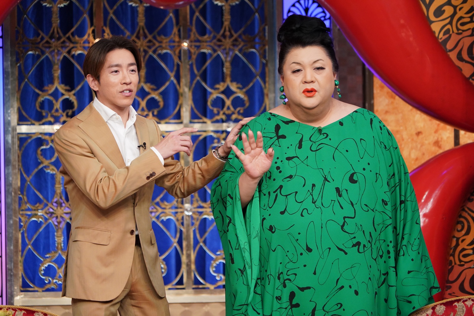 村上信五（SUPER EIGHT）とマツコ・デラックスの写真