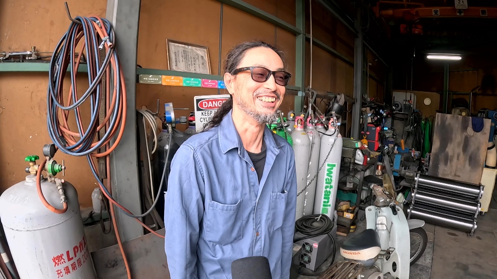 鉄板作りの神・溝内健三さんの写真