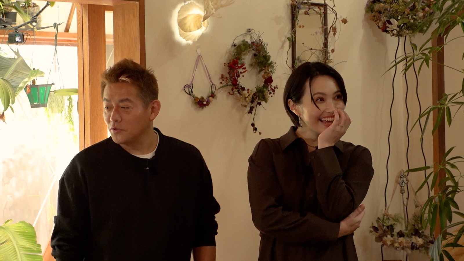 スピードワゴン・井戸田潤と美村里江の写真