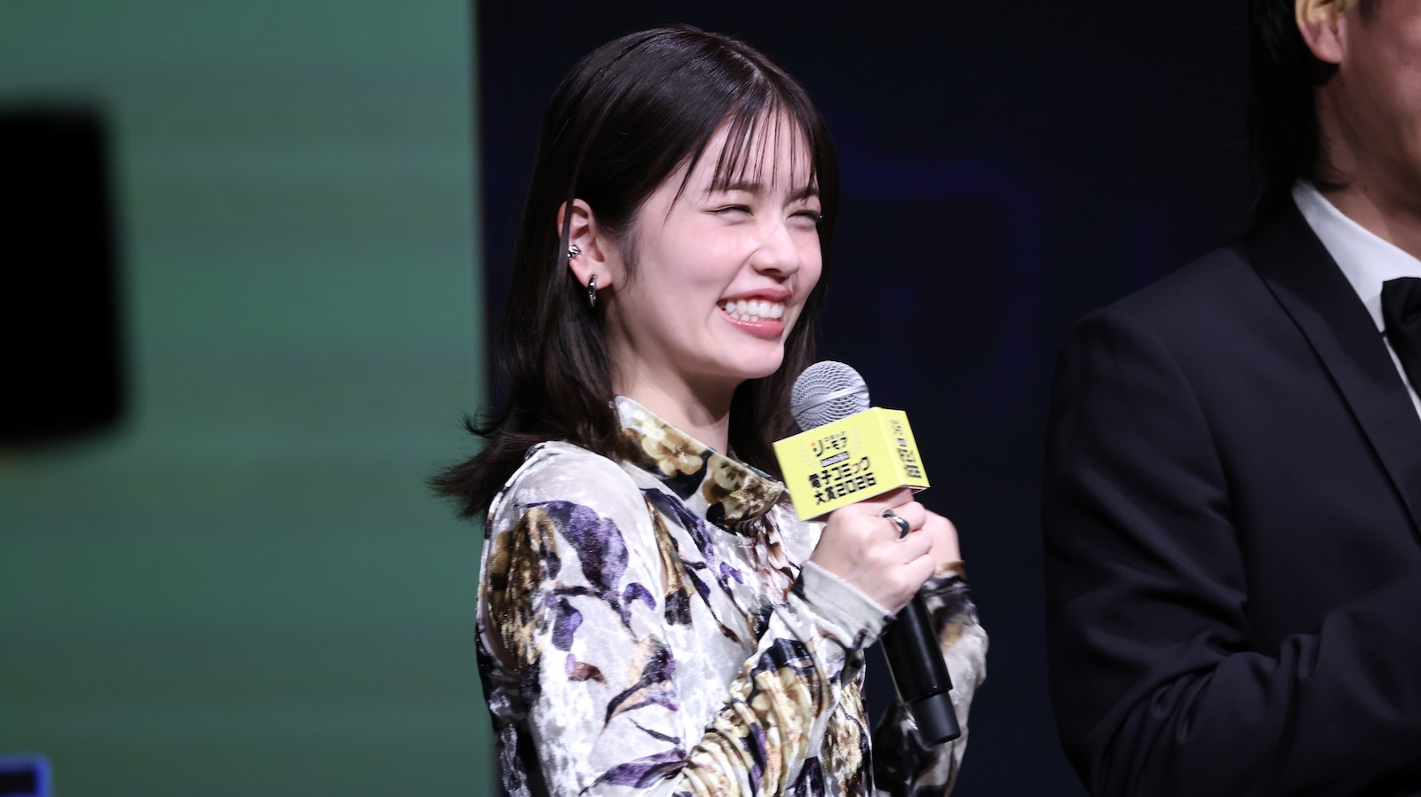 『みんなが選ぶ 電子コミック大賞 2026』授賞式に登壇した小芝風花