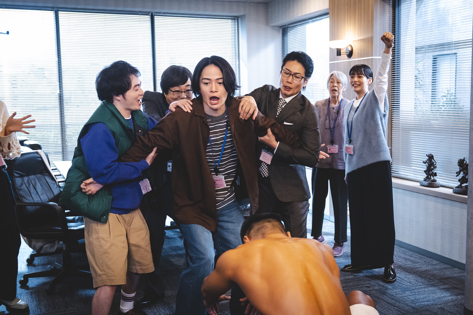 ドラマ『こちら予備自衛英雄補?!』に出演する菊池風磨、のん、後藤剛範、森永悠希、戸次重幸