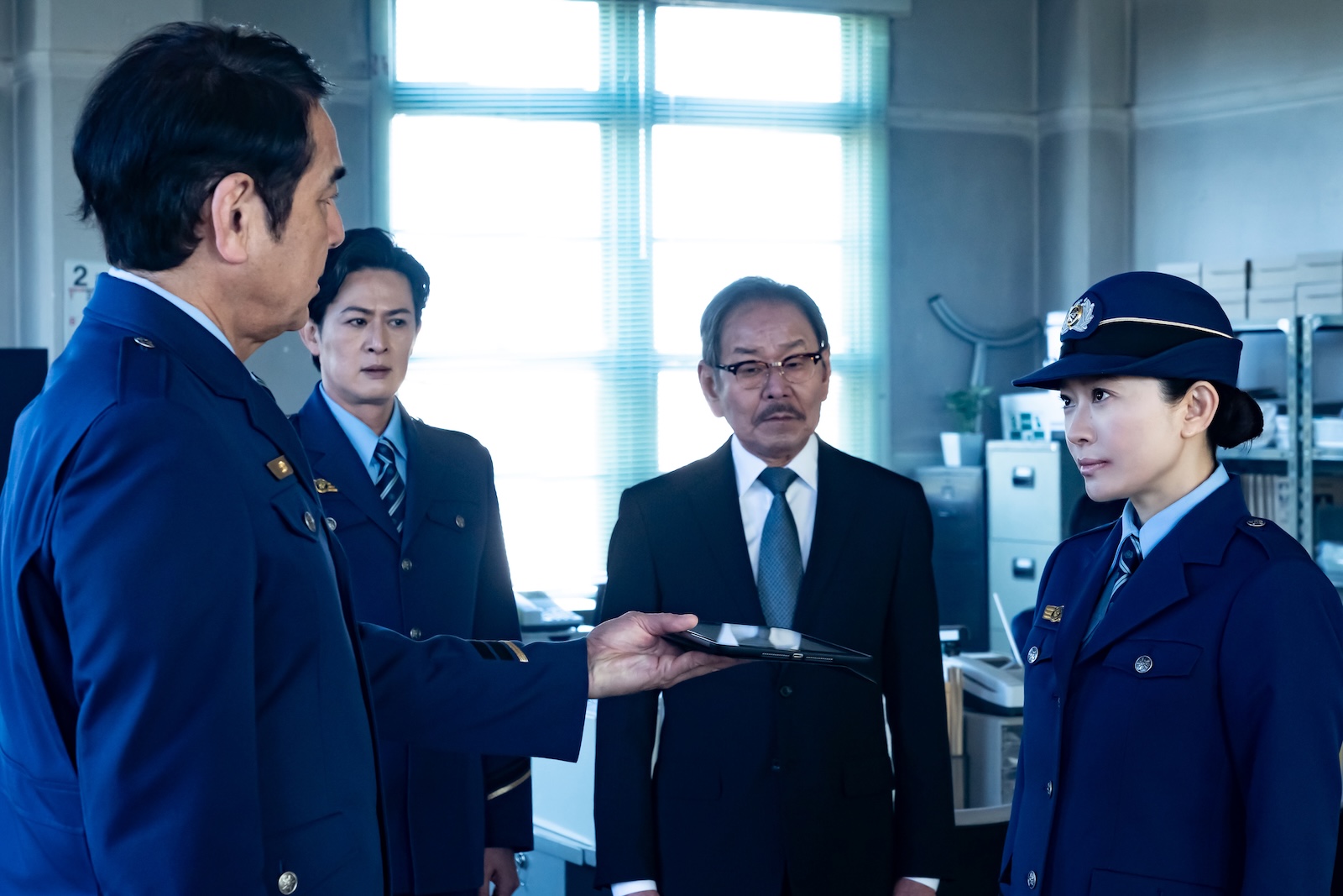 日曜ドラマ『パンチドランク・ウーマン-脱獄まであと××日-』に出演する篠原涼子