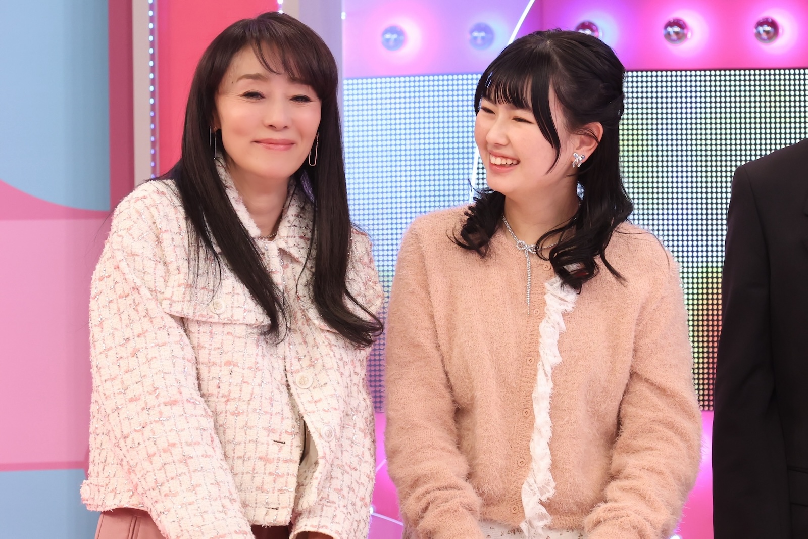 『6世代協力！ロクジェネクイズ』に出演する長浜広奈、浅野ゆう子