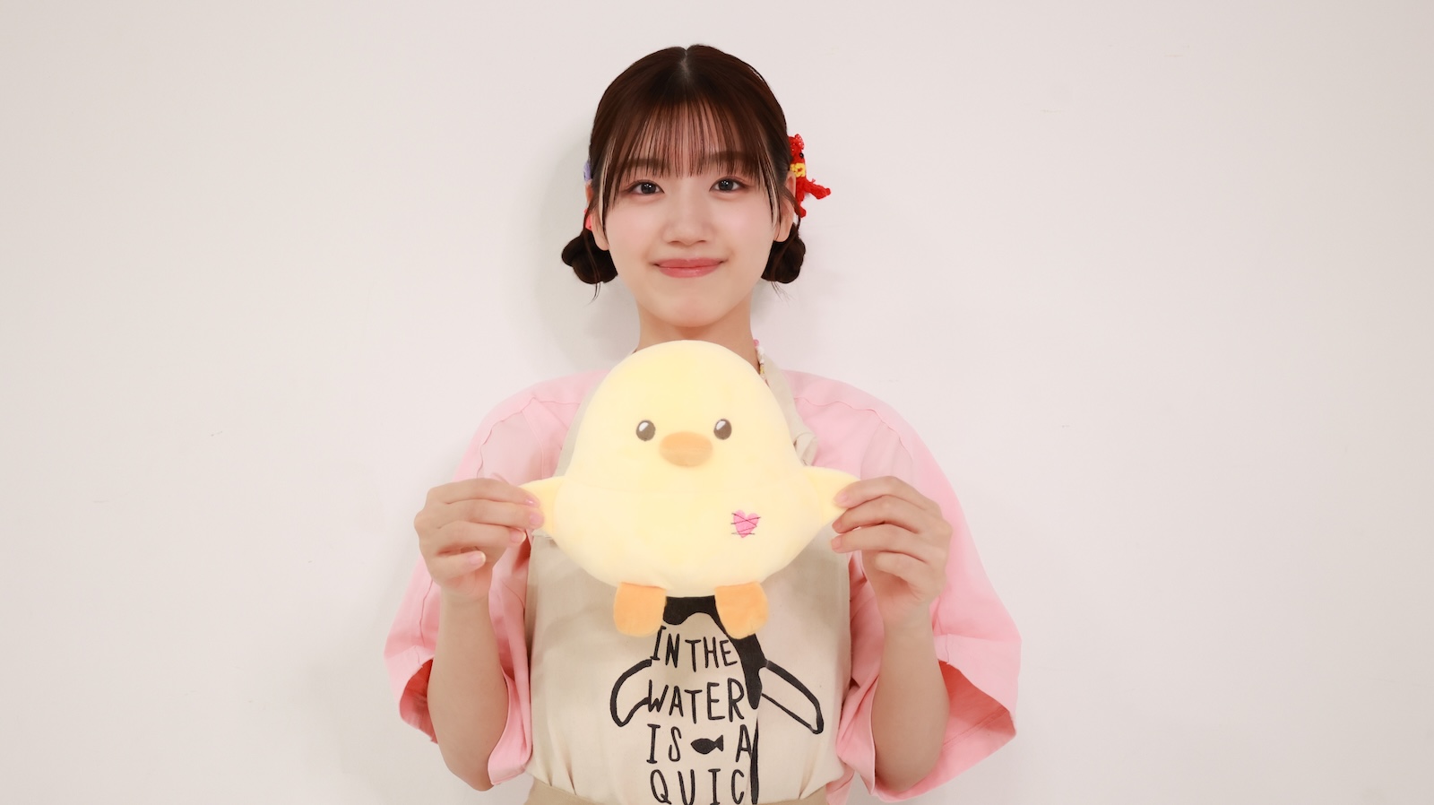 ドラマ『ぴーすおぶせーふ』に出演する佐々木美玲