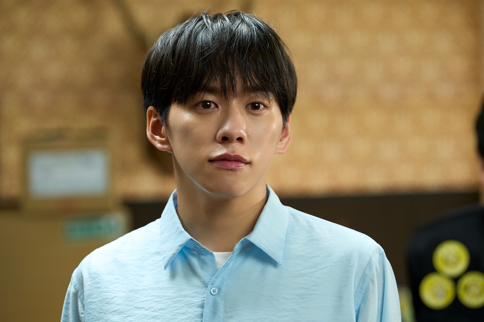 ドラマ『ぴーすおぶせーふ』に出演する基俊介(IMP.)