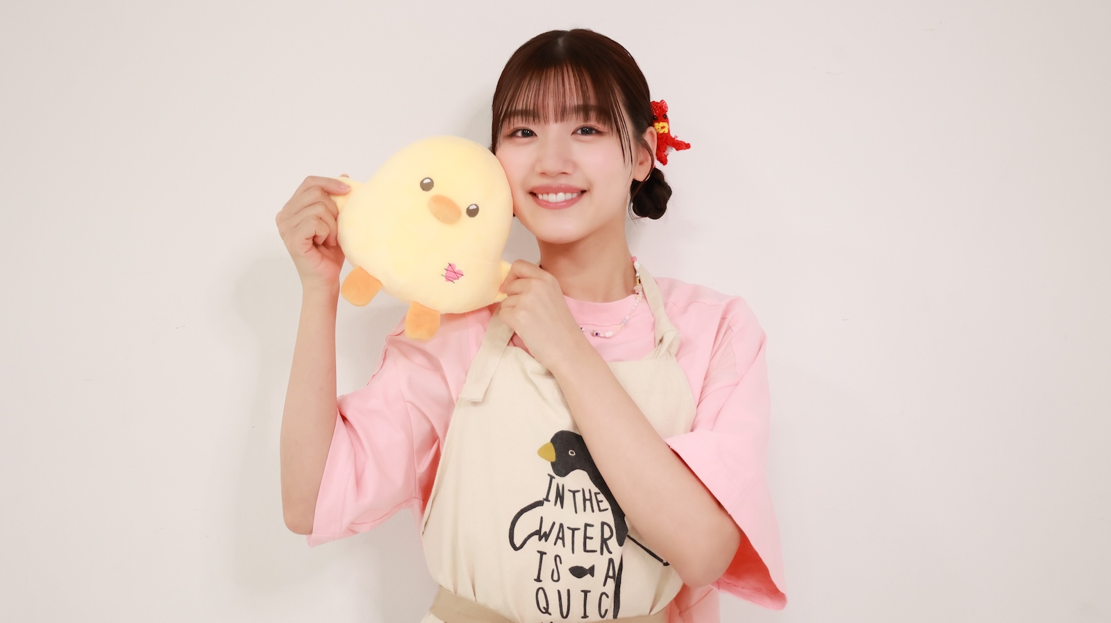 ドラマ『ぴーすおぶせーふ』に出演する佐々木美玲