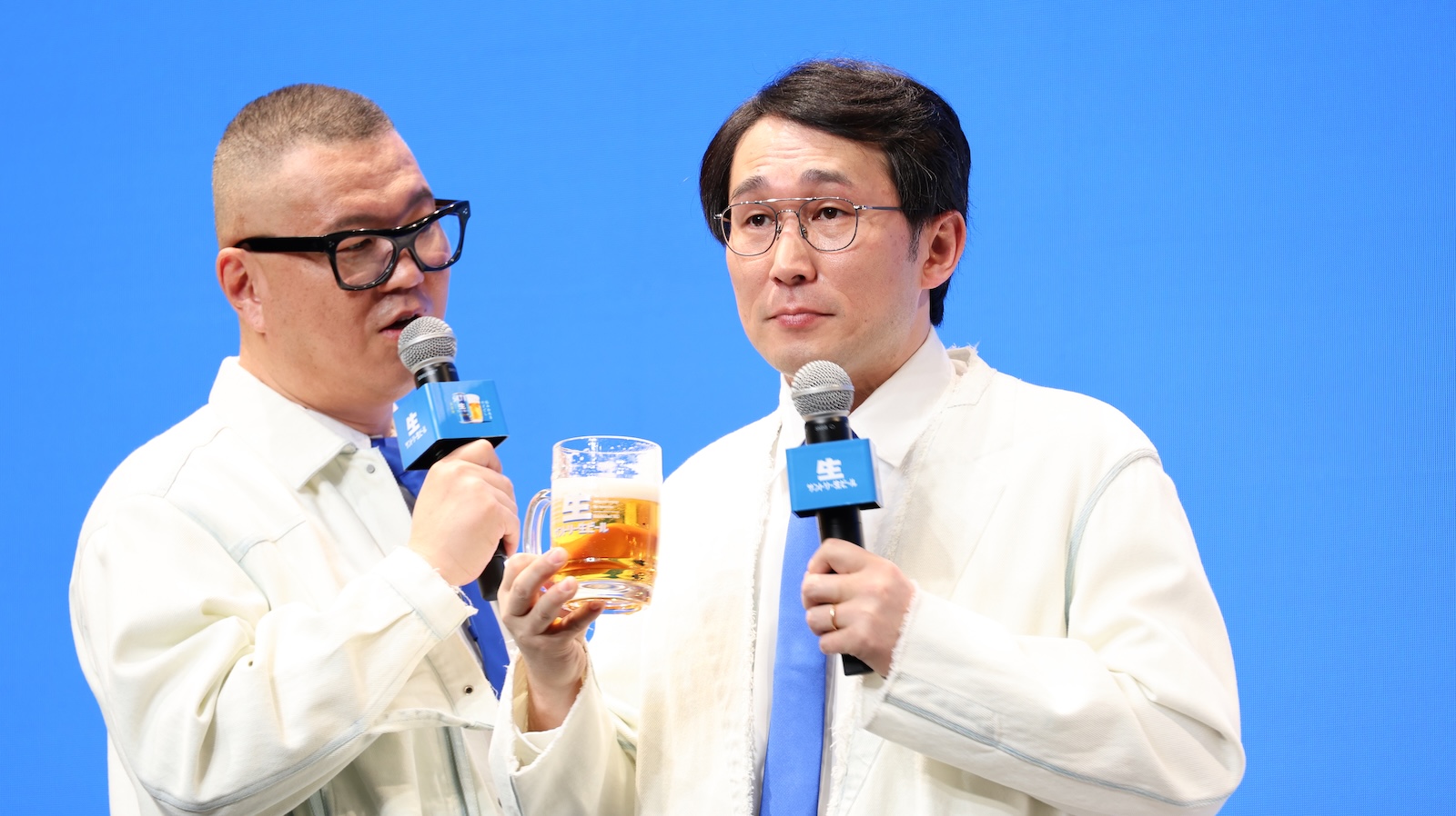 「サントリー生ビール」新CM発表会に登壇したシソンヌ