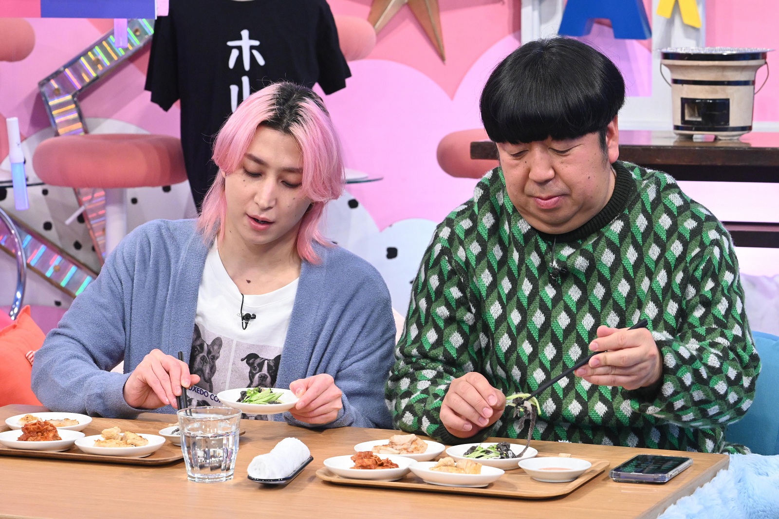 Snow Man・佐久間大介とバナナマン・日村勇紀の写真