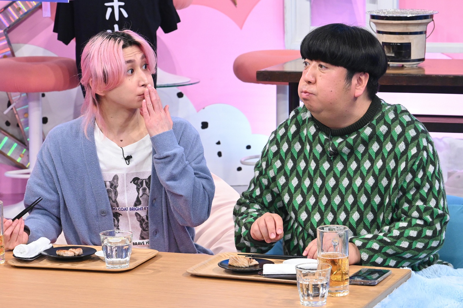 Snow Man・佐久間大介とバナナマン・日村勇紀の写真