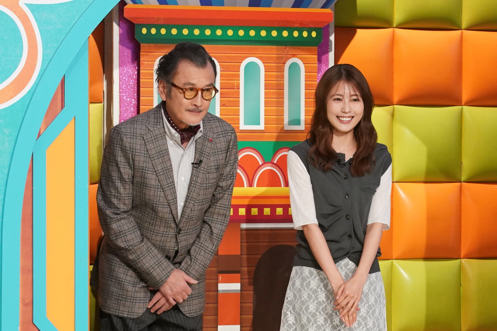 吉田鋼太郎、有村架純の写真