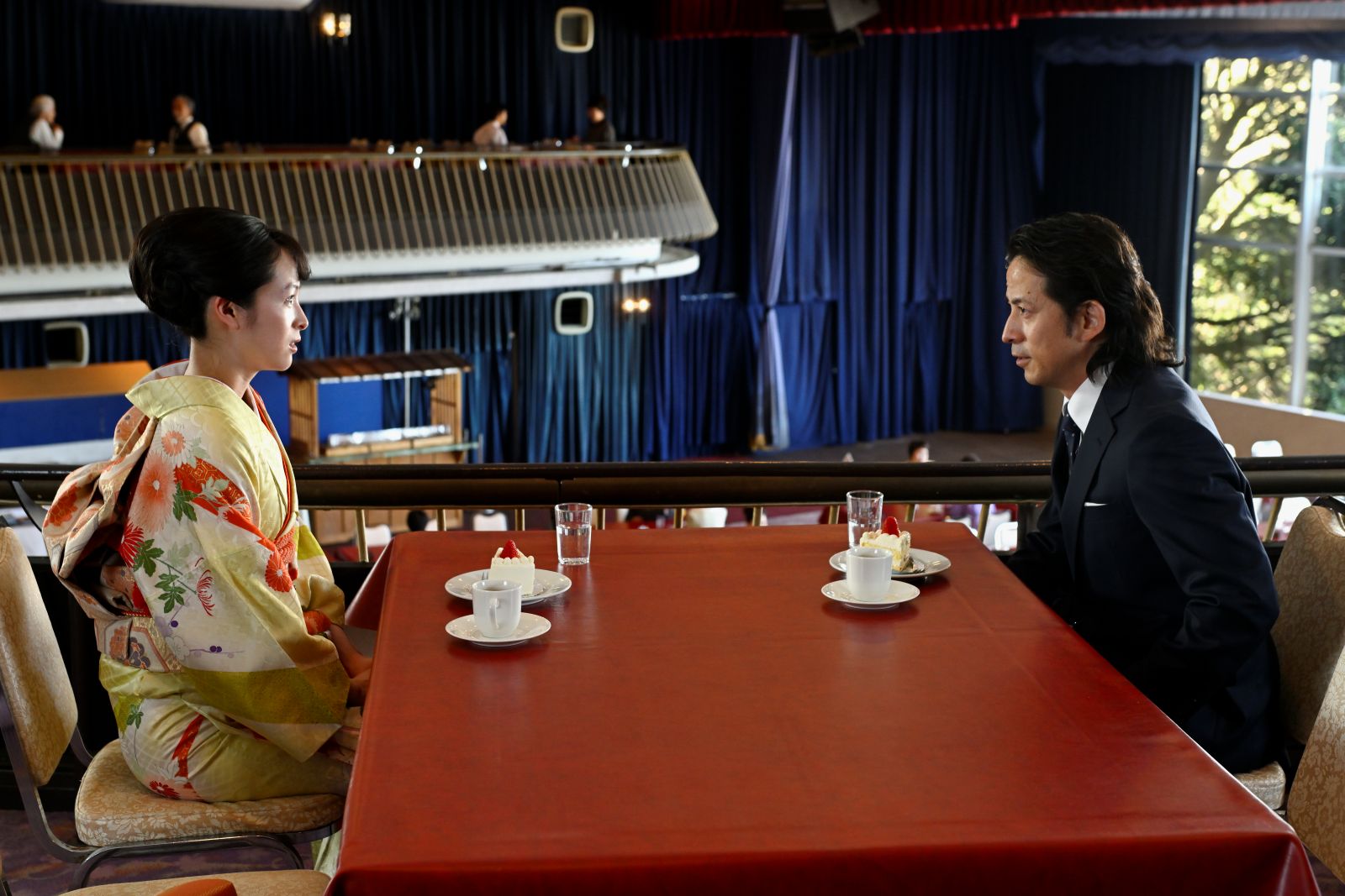 映画『SUKIYAKI 上を向いて歩こう』岡田准一、清野菜名の写真