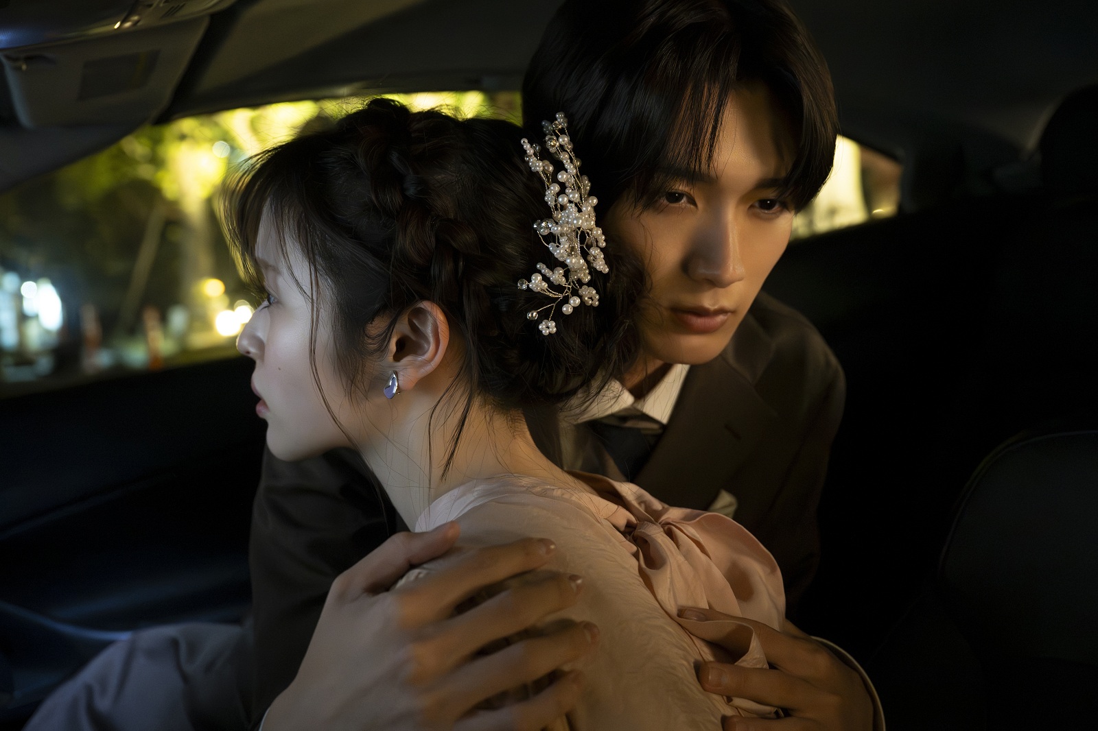 山中柔太朗と豊嶋花の写真