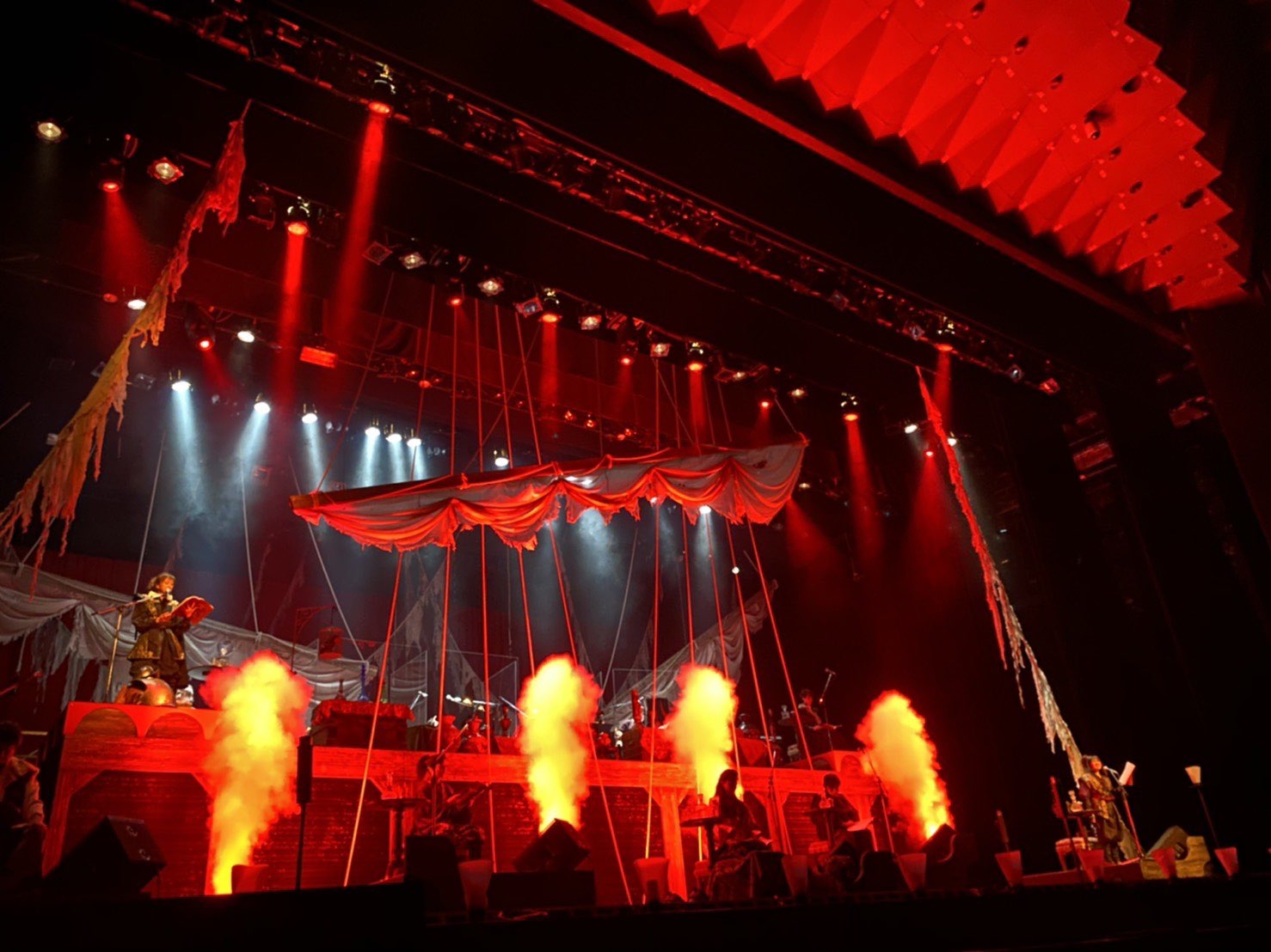 音楽朗読劇『VOICARION』の公演『信長の犬』の舞台写真