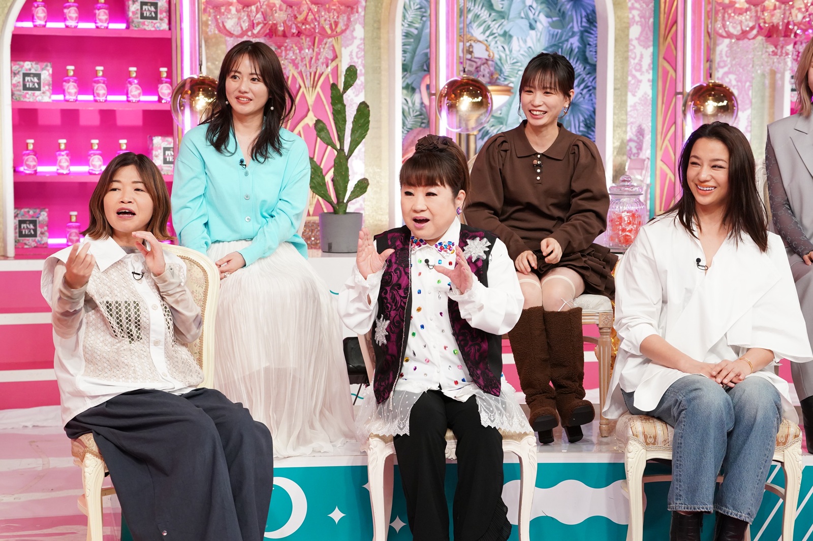 大久保佳代子、天童よしみらの写真