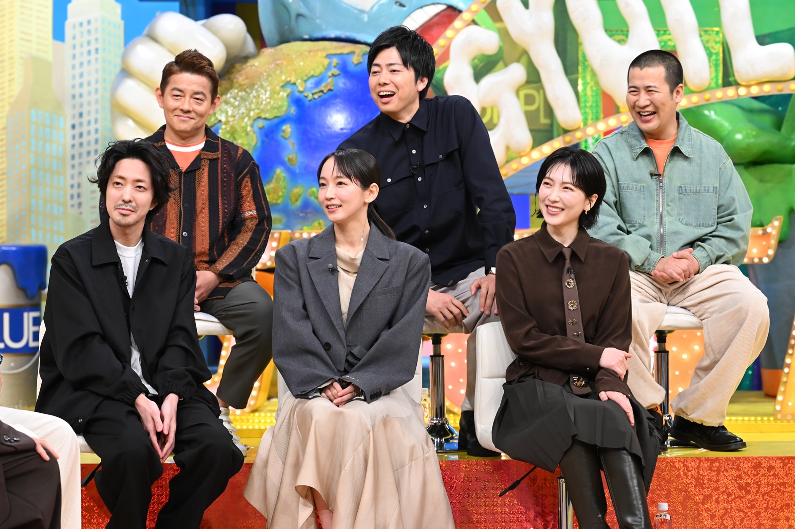 吉岡里帆らの写真