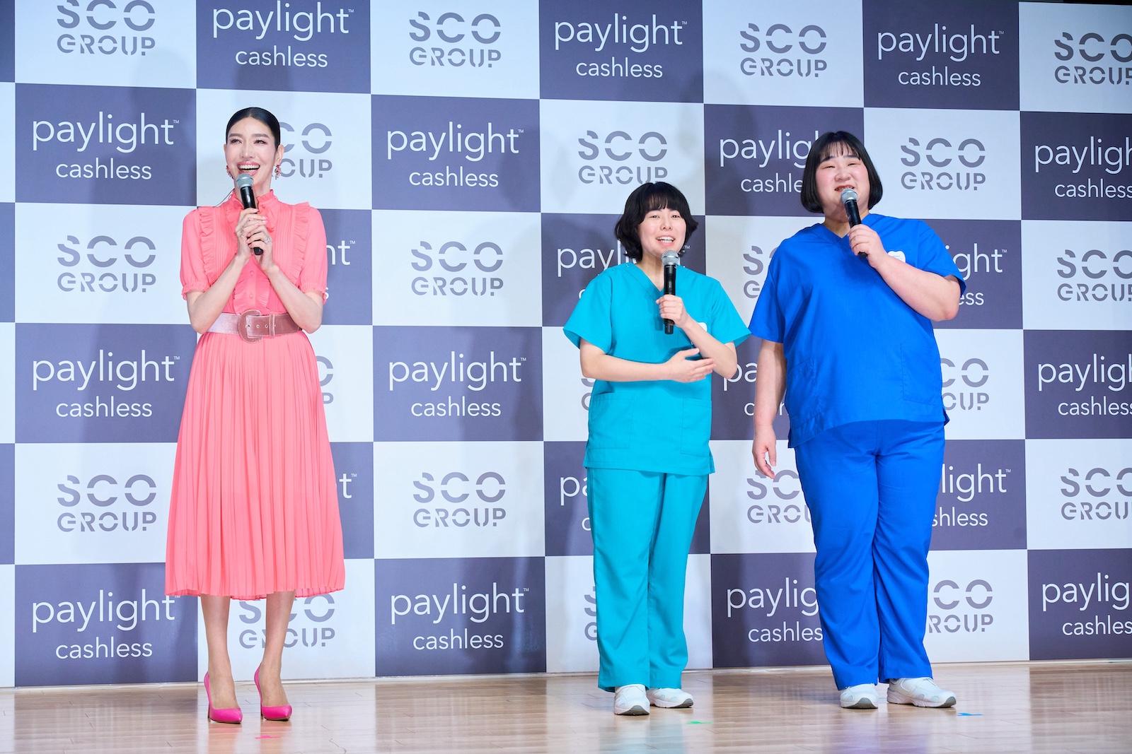 アンミカとヨネダ2000の誠と愛の写真