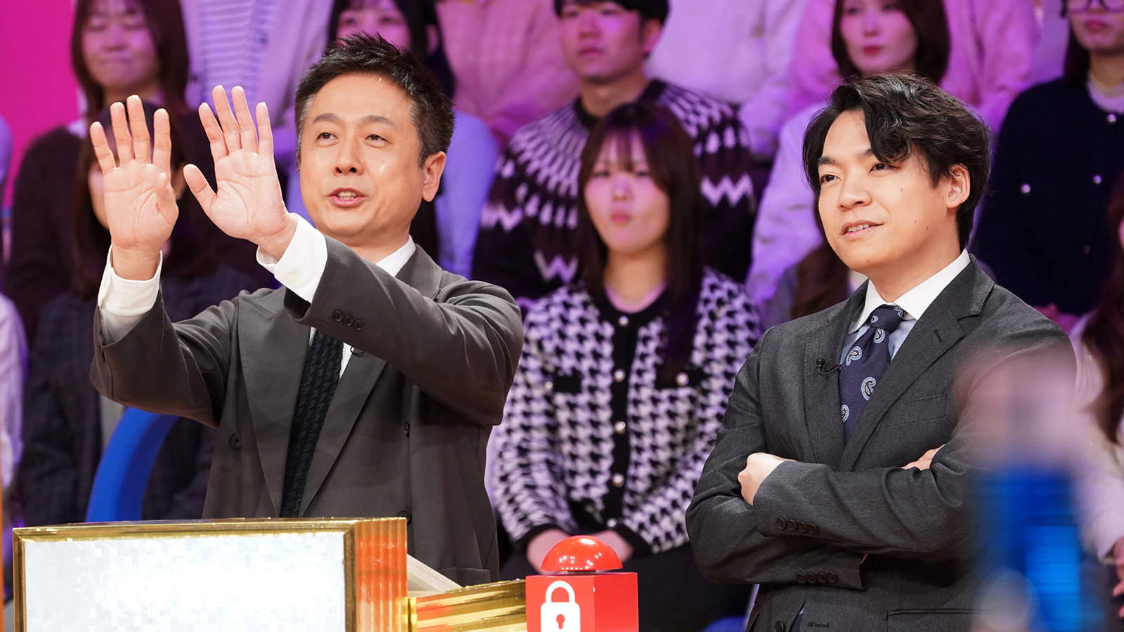 ロザン・宇治原史規と伊沢拓司の写真