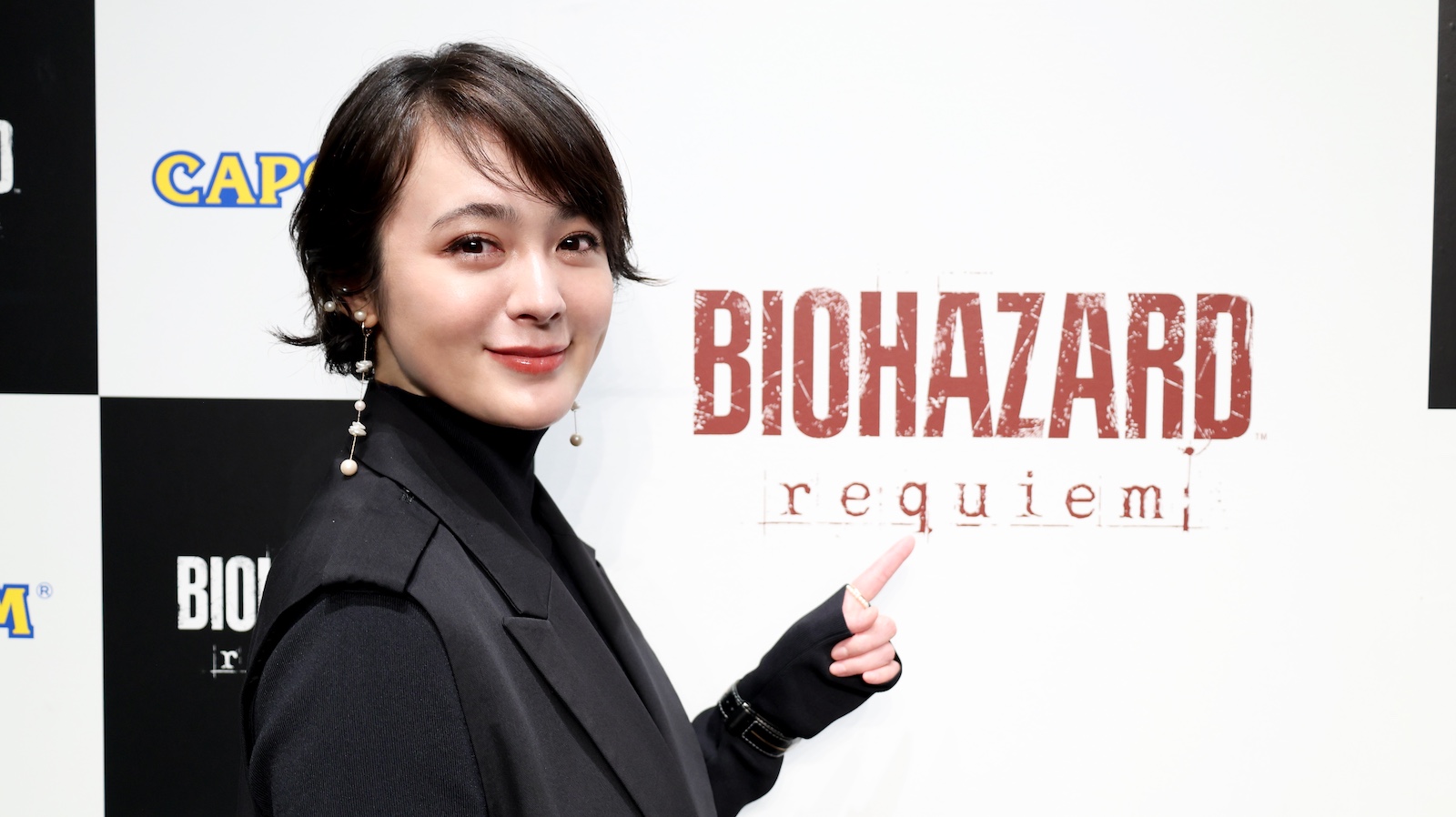 貫地谷しほりの写真