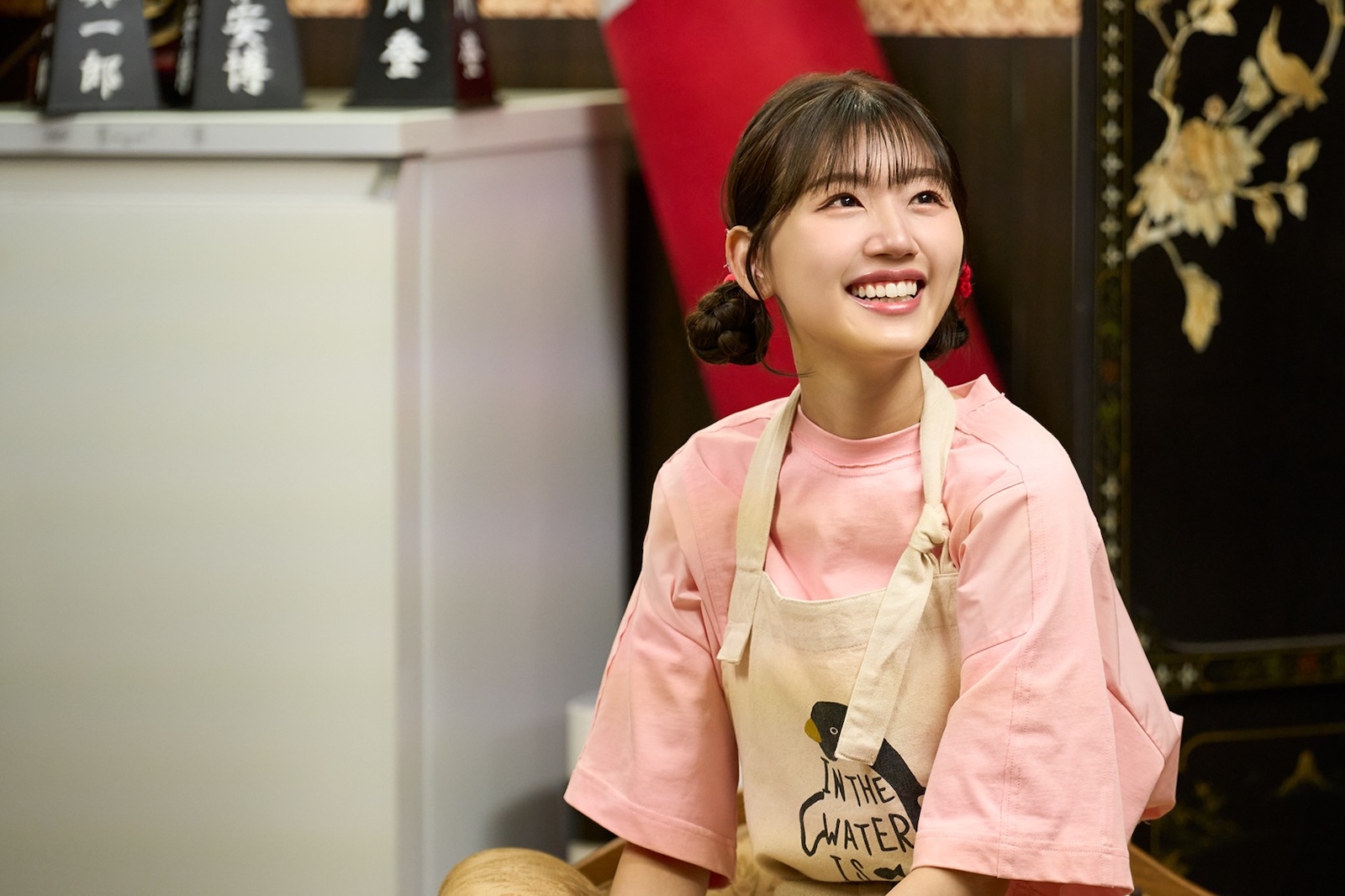 ドラマ『ぴーすおぶせーふ』に出演する佐々木美玲