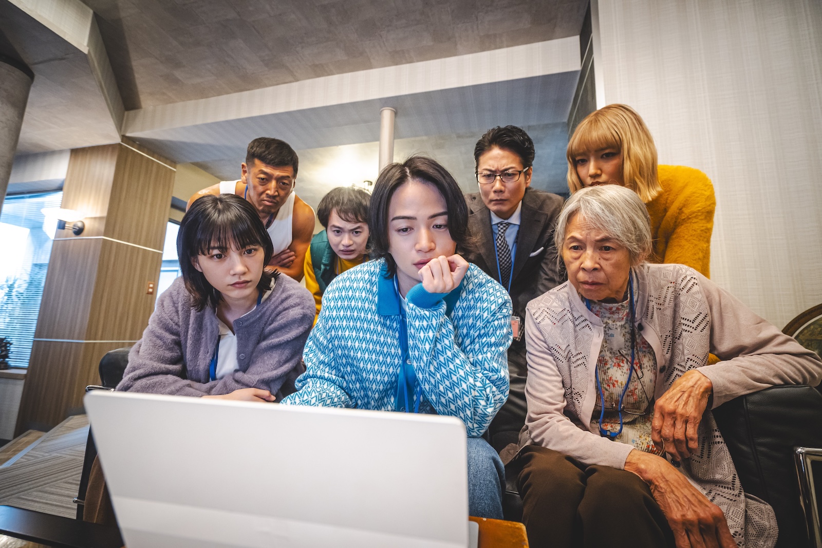 『こちら予備自衛英雄補?!』に出演する、後藤剛範、森永悠希、小宮山莉渚、菊池風磨、のん、戸次重幸、丘みつ子