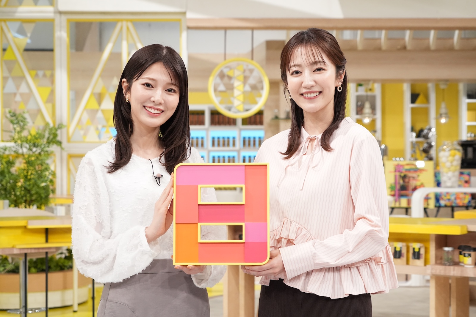 『シューイチ』に出演する黒田みゆアナ、滝菜月アナ