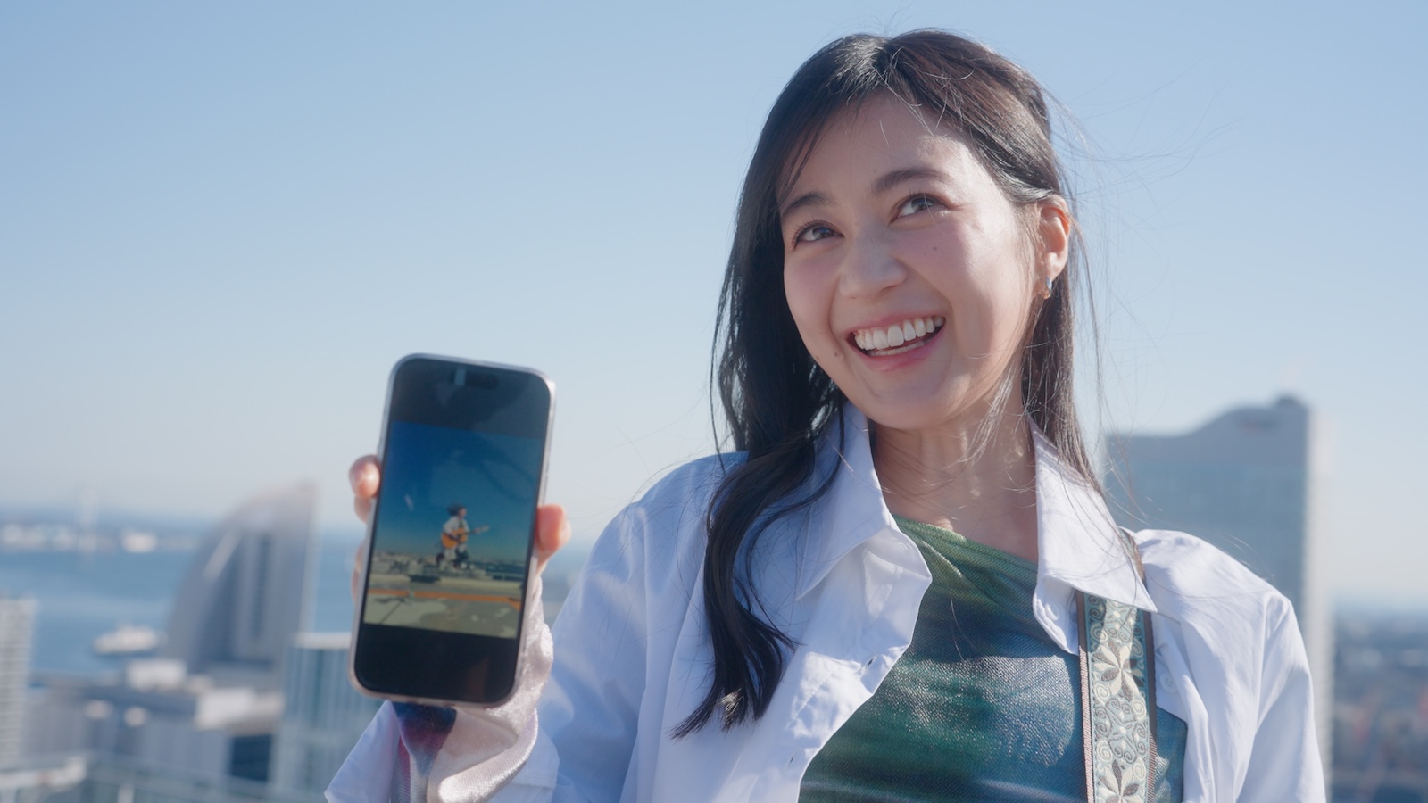 『三ツ矢サイダー』の新TVCM「青空を飲んでゆけ。」編に出演する生田絵梨花