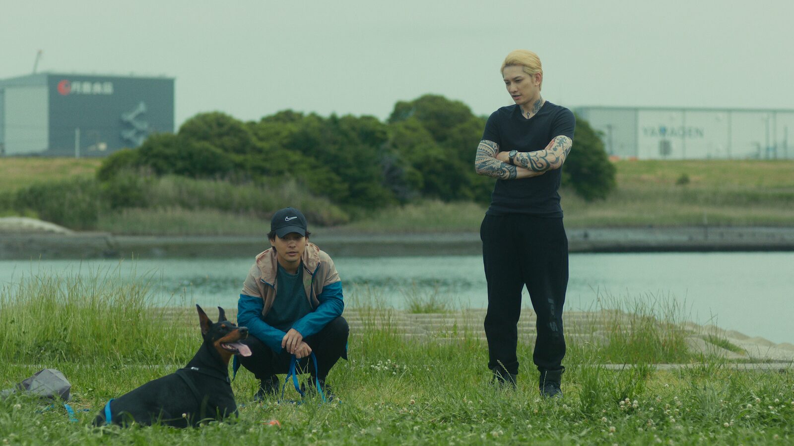 Netflixシリーズ『九条の大罪』に出演する柳楽優弥、町田啓太