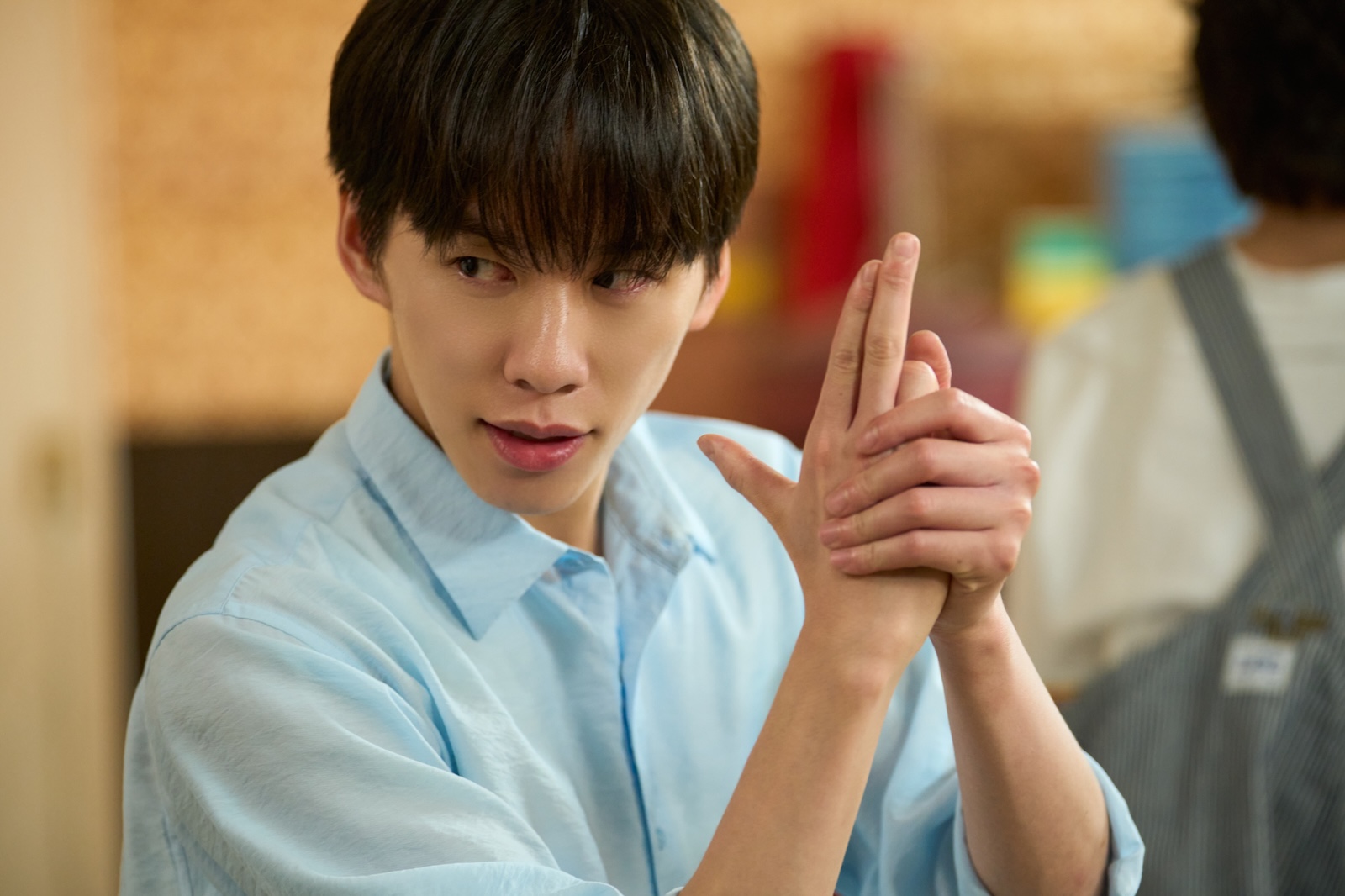 ドラマ 『ぴーすおぶせーふ』に出演する基俊介(IMP.)