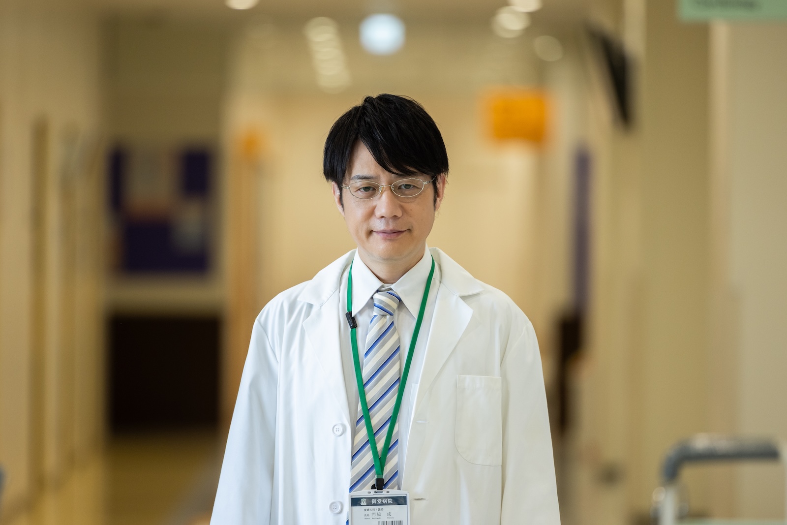 ドラマ『ディープリベンジ-顔を捨てた家政婦-』に出演する槙尾ユウスケ(かもめんたる)