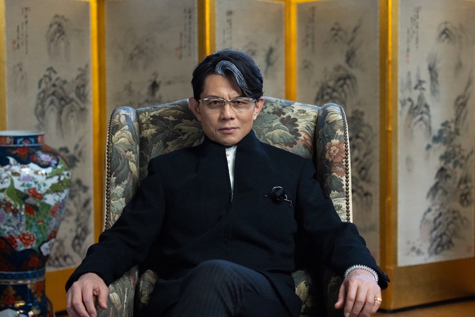 ドラマ『ディープリベンジ-顔を捨てた家政婦-』に出演する的場浩司