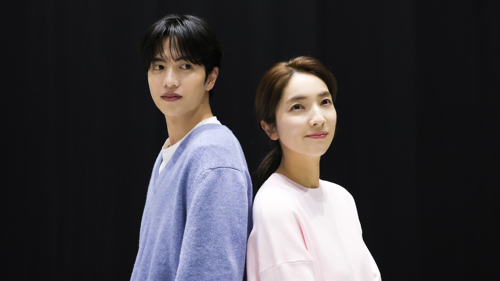 ドラマ『10回切って倒れない木はない』に出演する志尊淳と仁村紗和