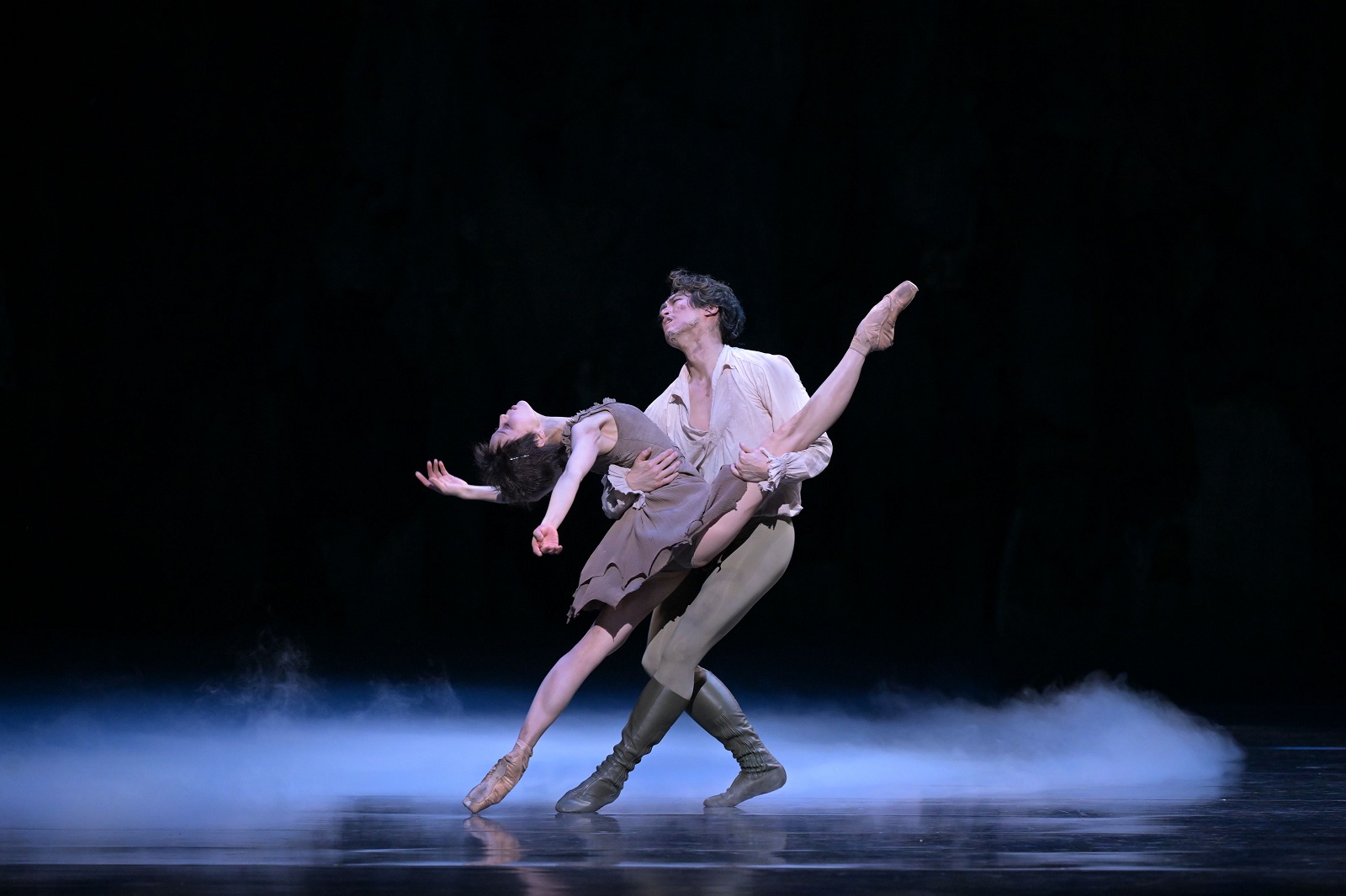 新国立劇場バレエ団・小野絢子、福岡雄大の写真