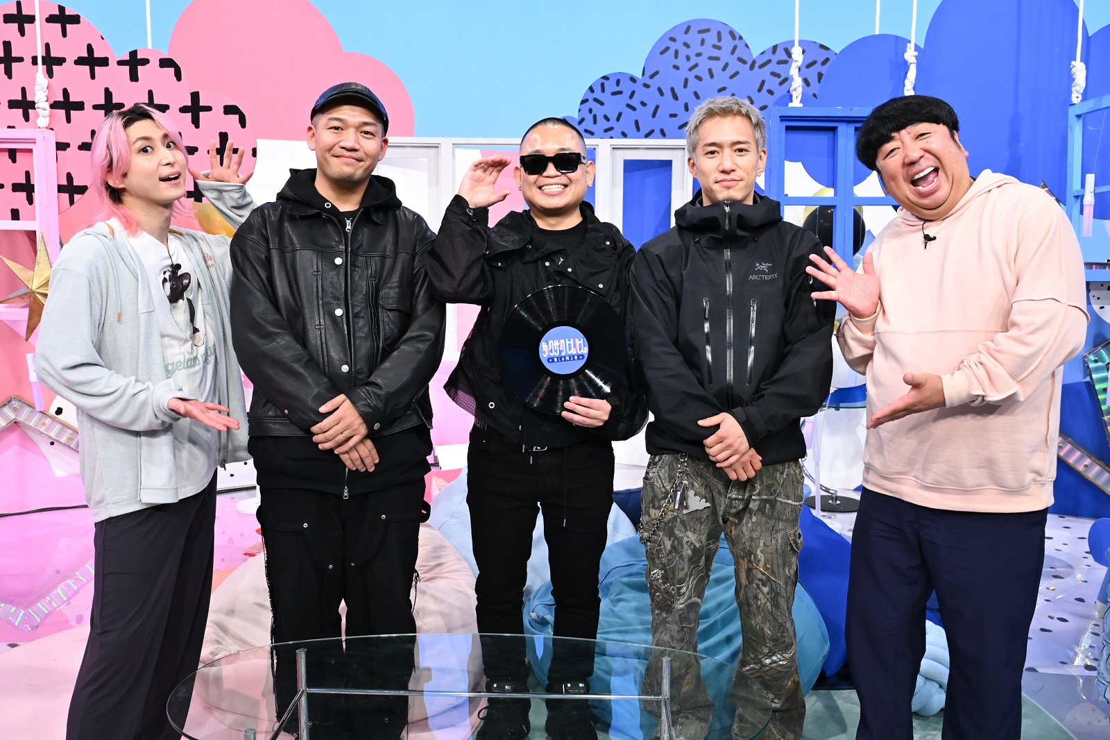 Snow Man・佐久間大介とバナナマン・日村勇紀の写真