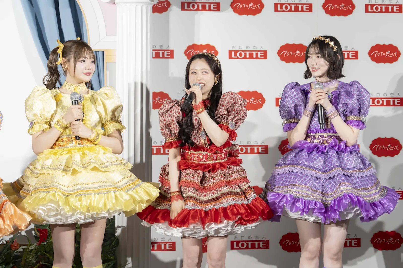 CUTIE STREETが4組のペアに分かれて食レポ対決！ロッテ10年ぶりの新