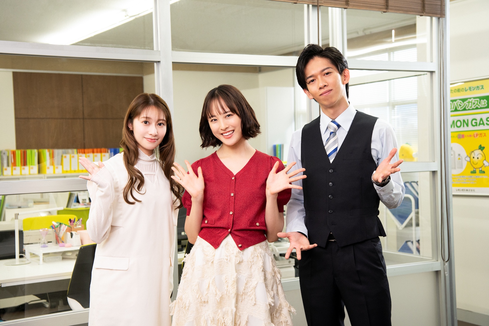 あざとかわいいワタシが優勝 桜井玲香、船津稜雅、大友花恋の写真