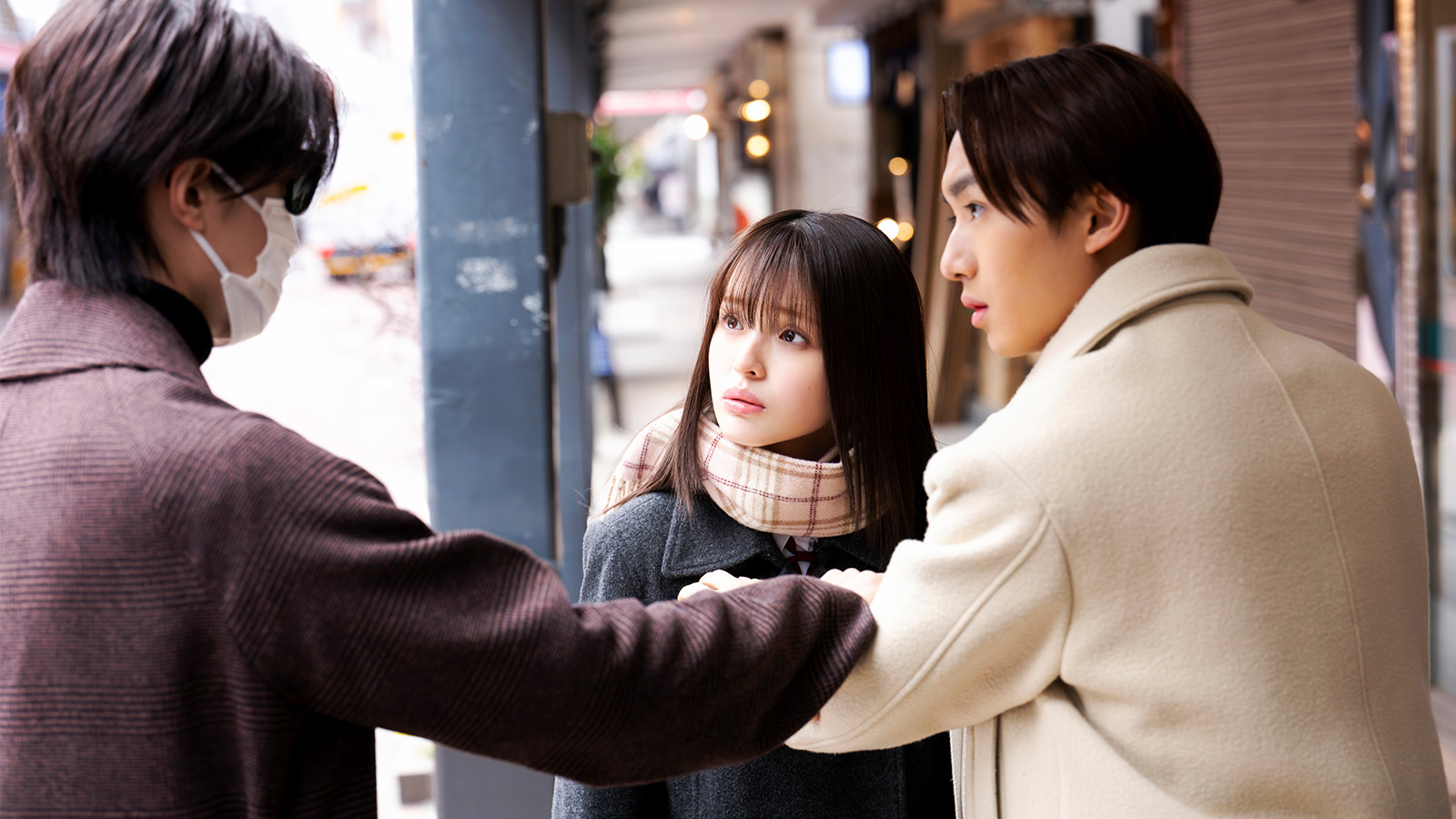 豊嶋花と大西利空の写真