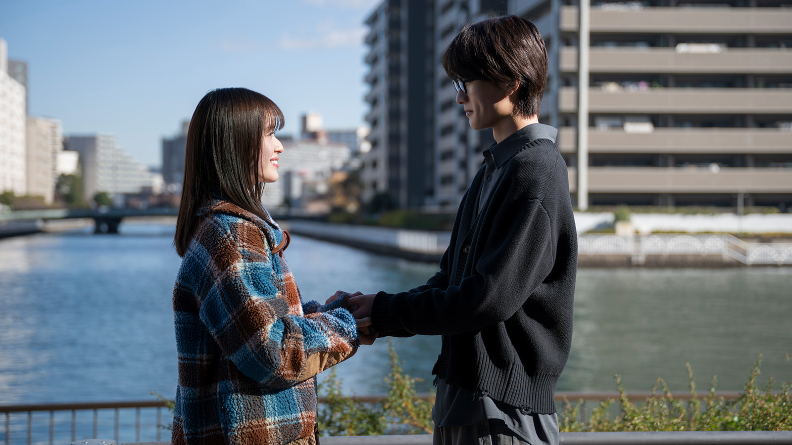 豊嶋花と山中柔太朗の写真