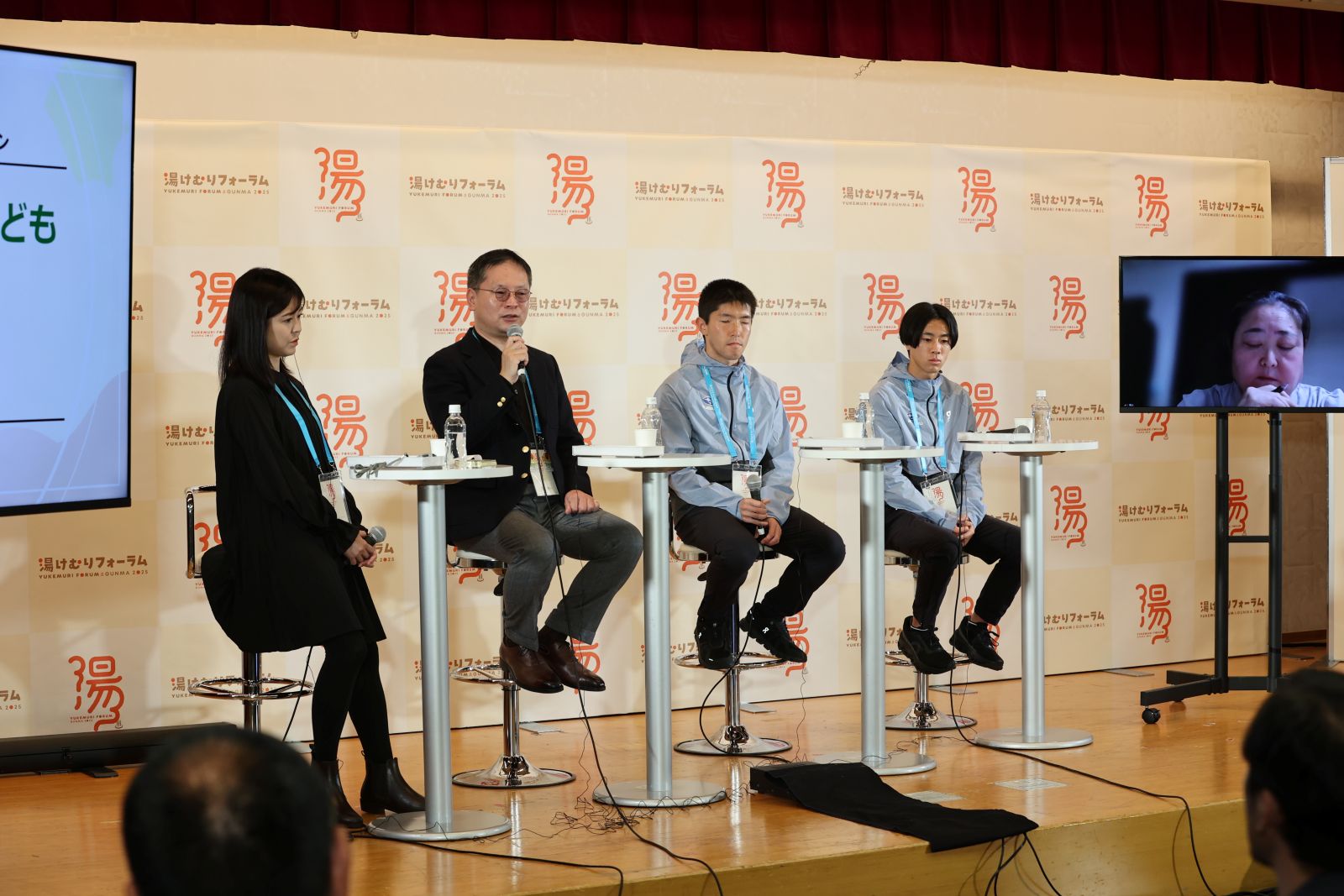 河合純一氏らの写真