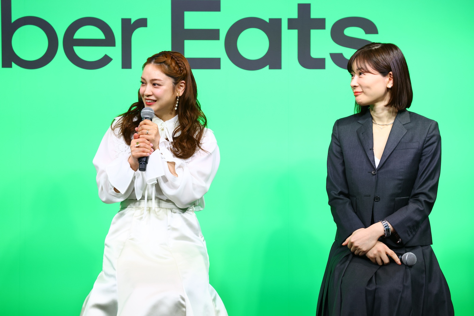 平愛梨、経済アナリストの馬渕磨理子氏の写真