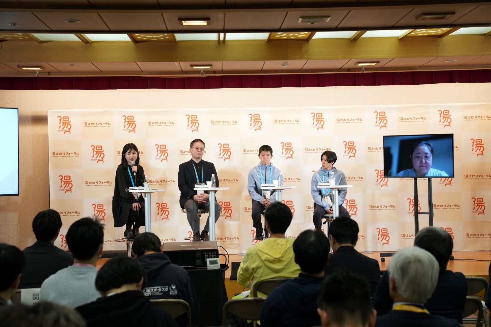 唐澤剣也選手と堀越翔人選手らの写真