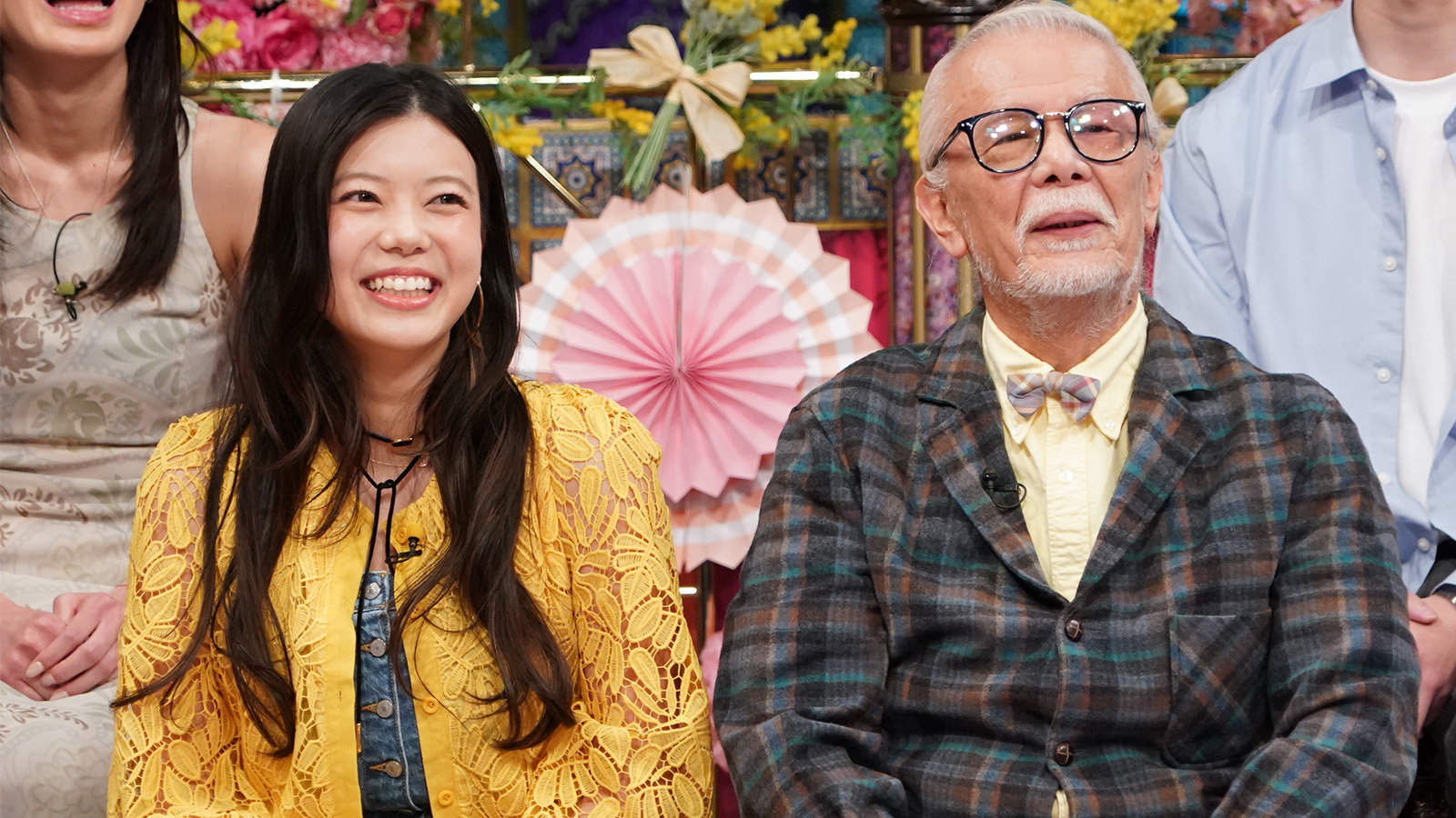 歌手・俳優のマイク眞木と長女の眞木花（まき・はんな）の写真