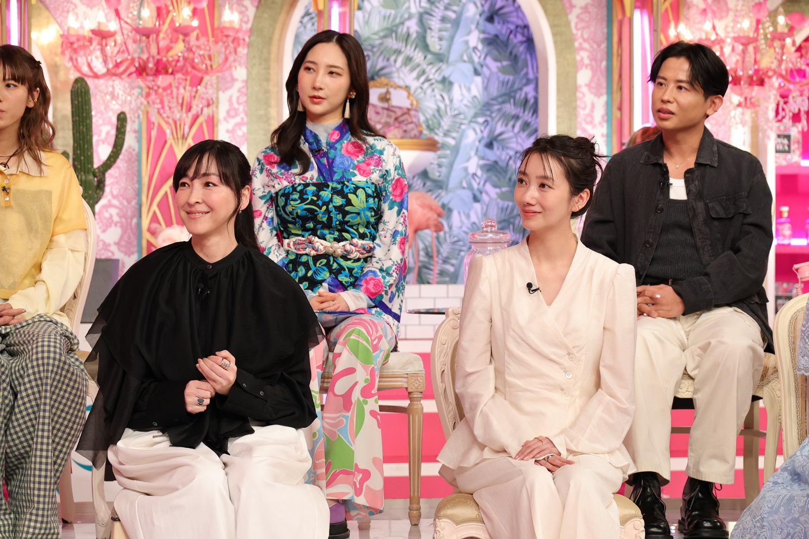 麻生久美子らの写真