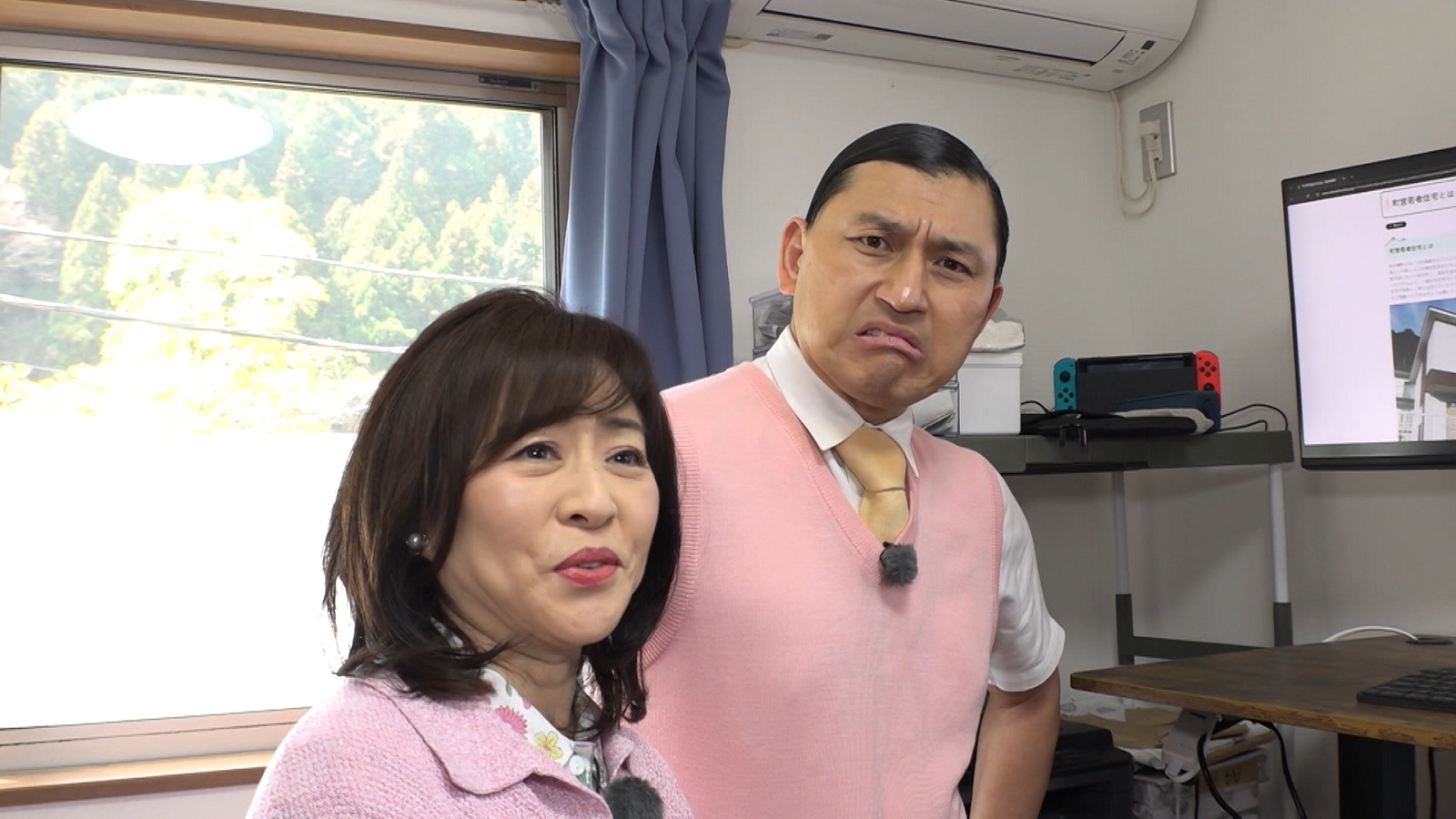 松本明子とオードリー・春日俊彰の写真